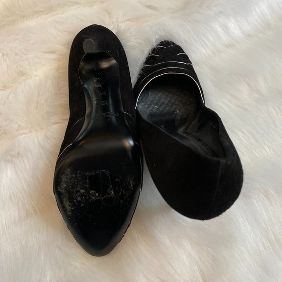 Ralph Lauren Collection Size 9.5 Black Pumps - Picture 3 of 3
